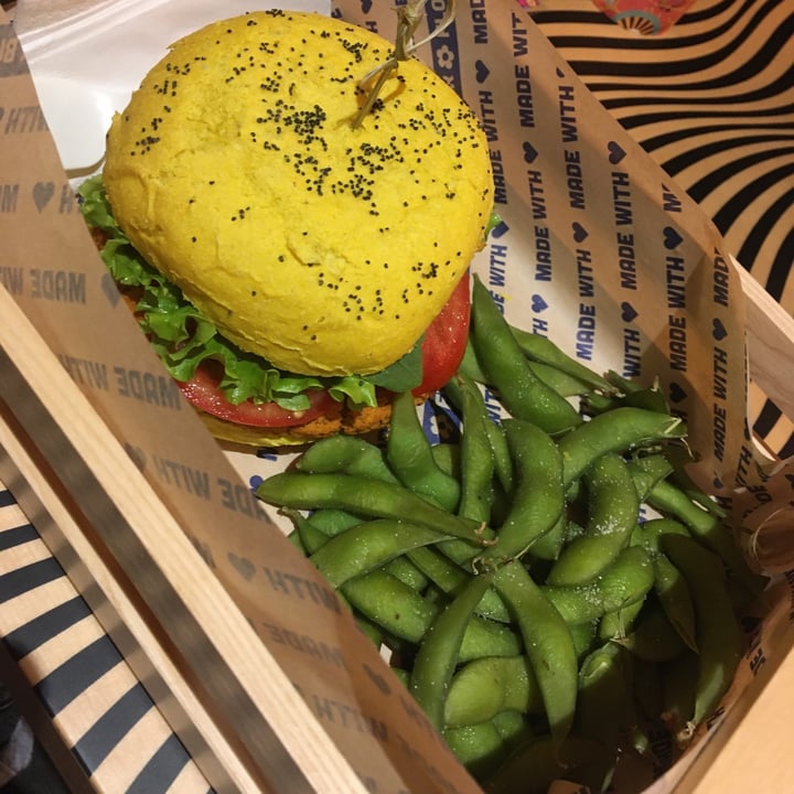 photo of Flower Burger Spicy Cecio shared by @fedina98 on  05 Oct 2020 - review