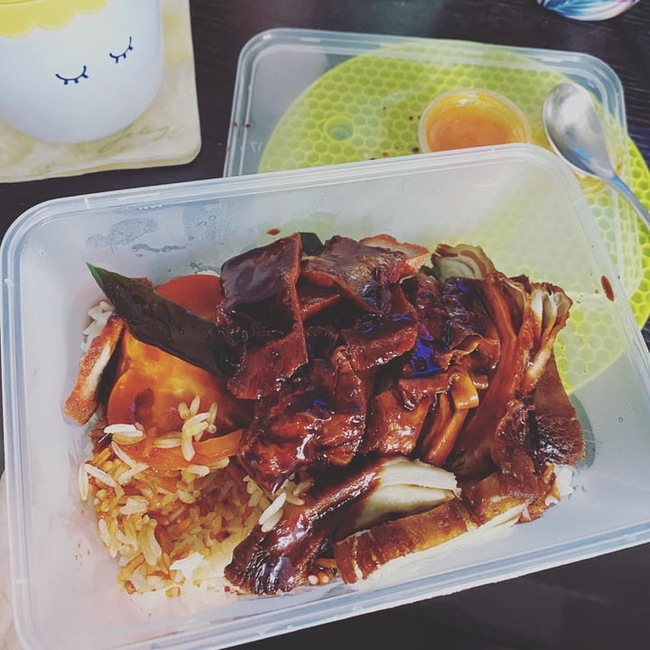 photo of Li Wei Vegetarian Vegetarian Roasted Chicken Rice shared by @mags21 on  24 Nov 2020 - review