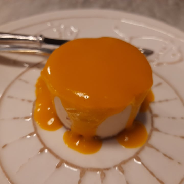 review photo of Botanica Lab Cucina Cheesecake al mango shared by @alessandraburzi on 15 Apr 2022 - review