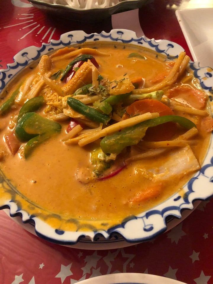 photo of Siam House Yellow Curry shared by @nisharespect on  30 May 2022 - review
