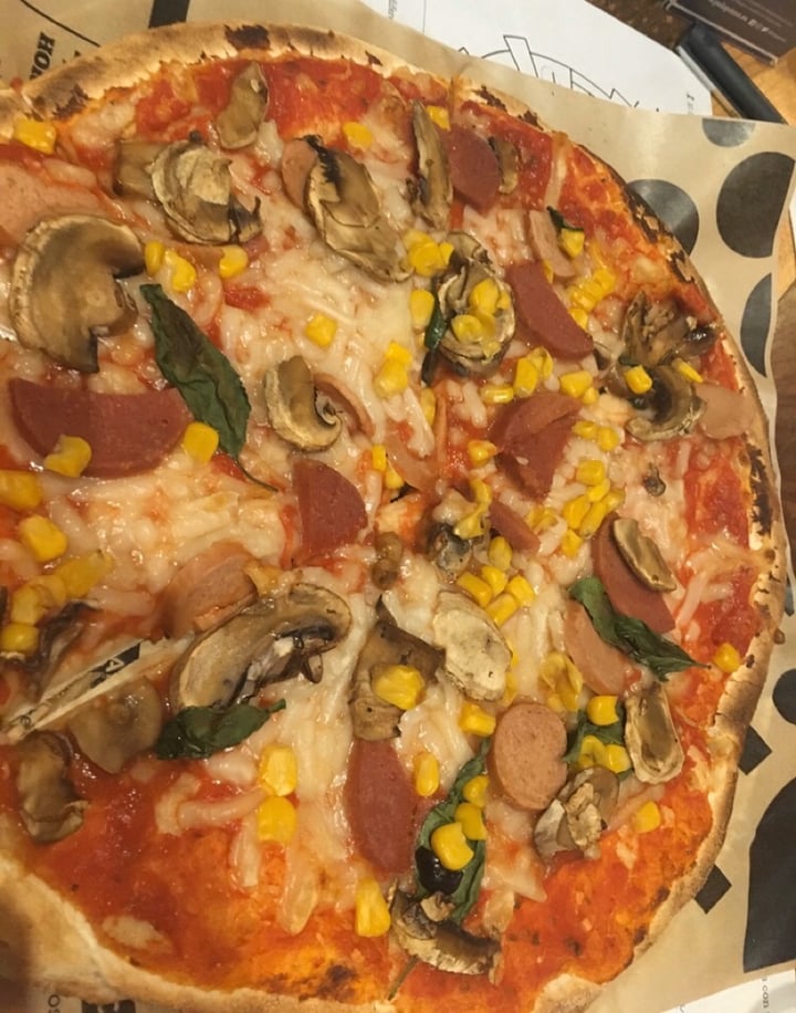 photo of Yolo Pizza Pizza with vegan chorizo shared by @lulipajaro on  09 Apr 2020 - review