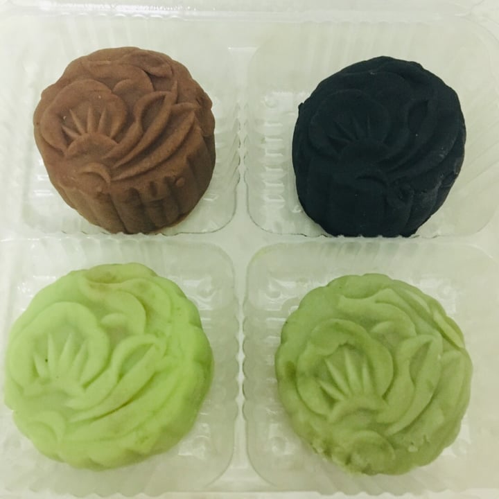 photo of Dongshan Eastern Highland Healthy Cake House Pandan Snow Skin Mooncake shared by @herbimetal on  04 Sep 2019 - review