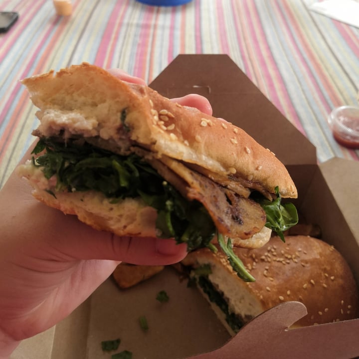 review photo of Earthbowl Sándwich Bistro Steak shared by @haidicamarena on 06 Sep 2021 - review