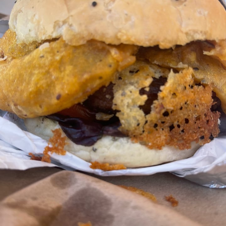 review photo of La Ruta Vegana Hamburguesa Beyond shared by @razor on 24 Apr 2022 - review