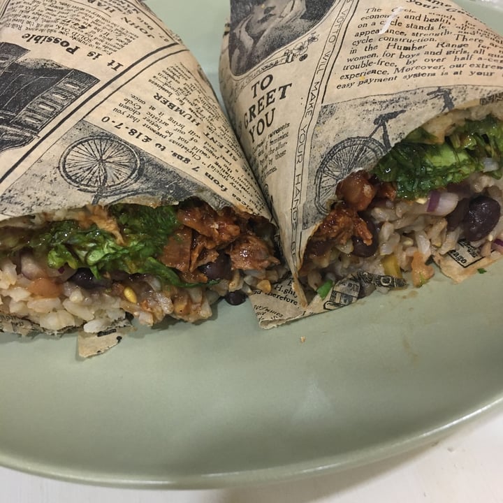 photo of La Patisa Burrito de costillas shared by @comocomervegetales on  02 Jul 2022 - review