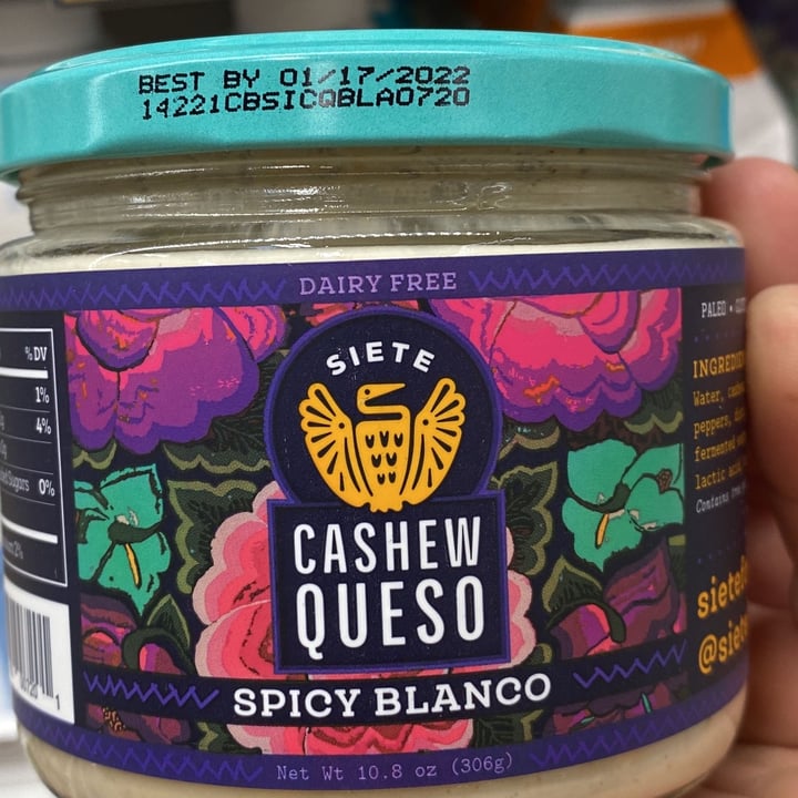 photo of Siete Family Foods Cashew Queso Spicy Blanco shared by @iedavegan on  22 Dec 2021 - review