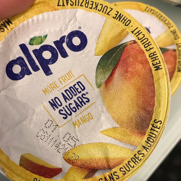 photo of Alpro Mango Yogurt (No Added Sugars) shared by @letiziasignorelli on  02 Apr 2022 - review