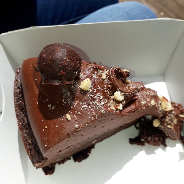 photo of Kiki Pasteleria Vegana Torta brownie Nutella shared by @yardenrused on  04 Aug 2020 - review