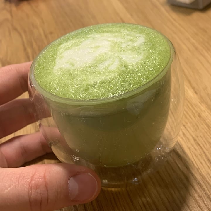 photo of B12 Candy Bar Matcha Latte shared by @green-sushi-mt on  13 Nov 2021 - review