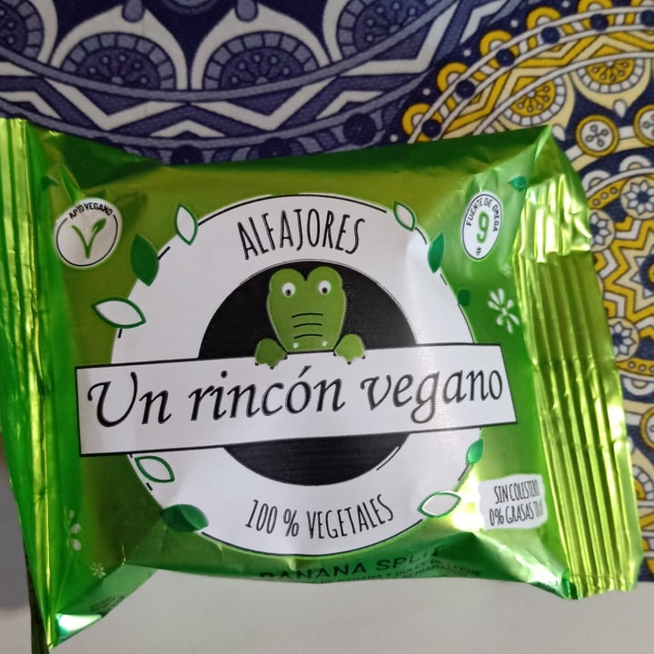review photo of Un Rincón Vegano Alfajor Banana Split shared by @hilen on 24 Jul 2021 - review