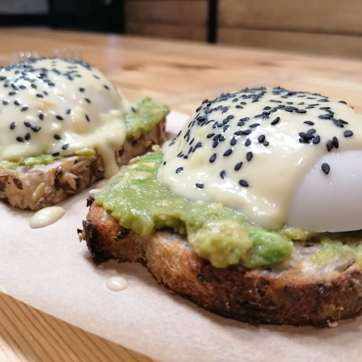 review photo of Frutas Prohibidas Huevos Venedict shared by @consuscosas on 18 Oct 2020 - review
