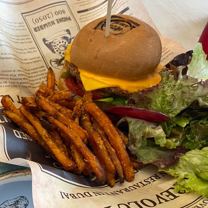 photo of Just Vegan Jumeriah Mexican Burger shared by @thalitavaz on  12 Jul 2021 - review