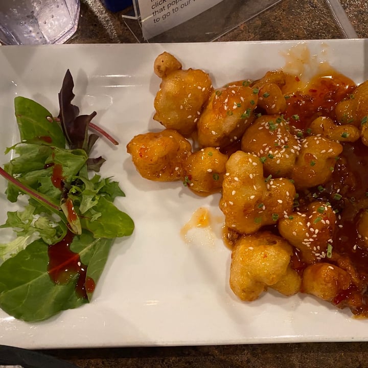 photo of Blondie's Food & Spirits General Tso’s Cauliflower shared by @summerlebrun on  11 Sep 2020 - review