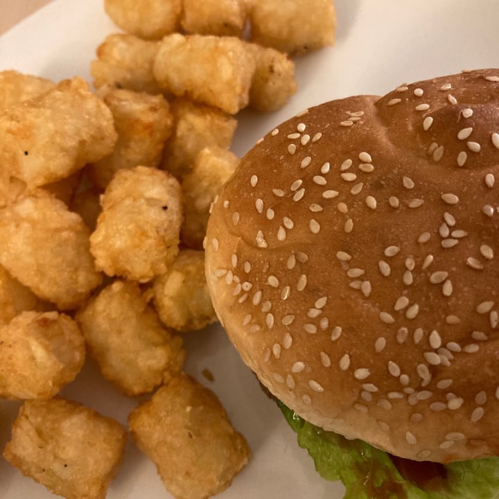 photo of Lantau Southside Vegan Beyond Burger With Tater Tots shared by @lozwong on  21 Jan 2021 - review