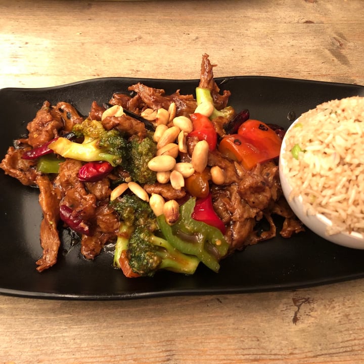 photo of Red Bamboo Cashew Chicken shared by @jrororo on  28 Sep 2020 - review