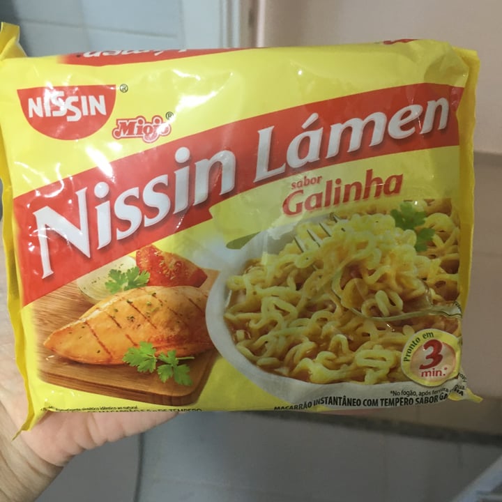 review photo of Nissin Noodles sabor pollo shared by @mariaclaudiasb on 28 Apr 2022 - review