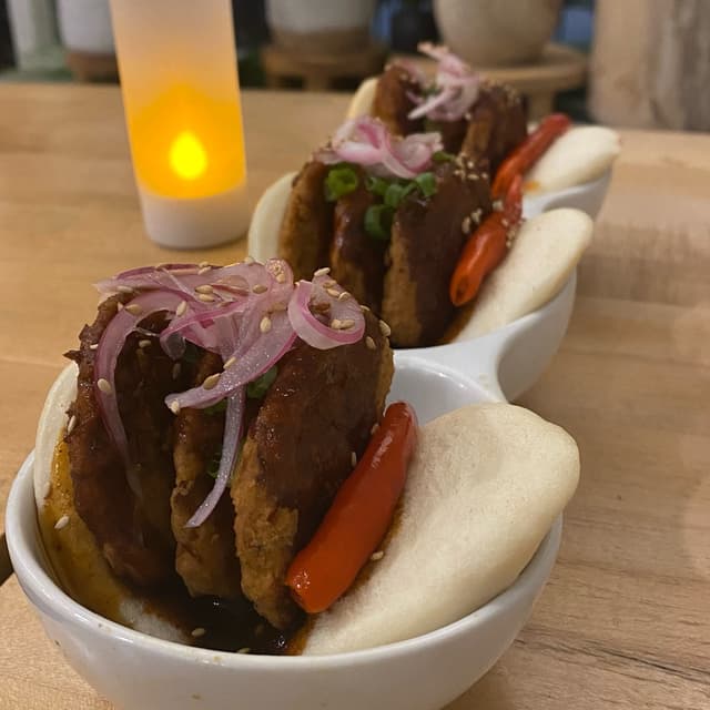 Foto del piatto “Fried Chick’n Bao”