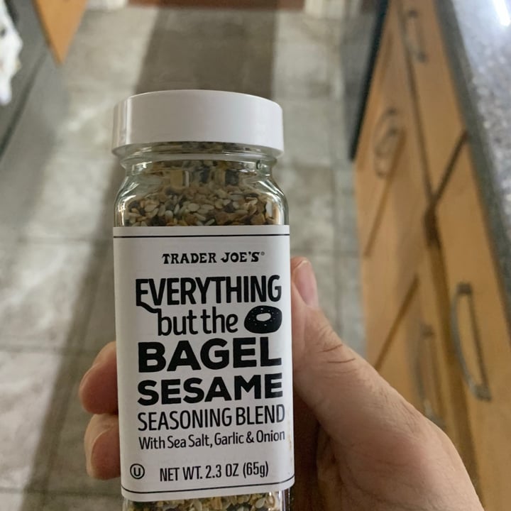 review photo of Trader Joe's Everything But The Bagel Sesame Seasoning Blend shared by @carroll2 on 31 Dec 2020 - review