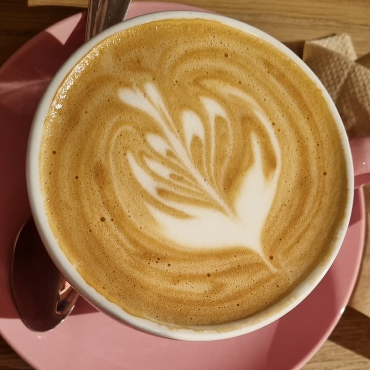 photo of Brammibal's Donuts Capuccino With Oat Milk shared by @ugomau on  02 May 2022 - review