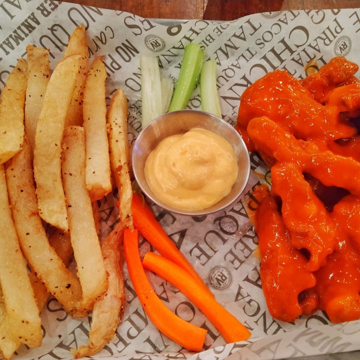 review photo of Revolucion Verde Chickn Boneless shared by @valb86 on 08 Nov 2020 - review