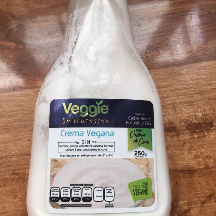 photo of Veggie Delicatessen Crema Vegana shared by @orianaveg on  15 Mar 2020 - review