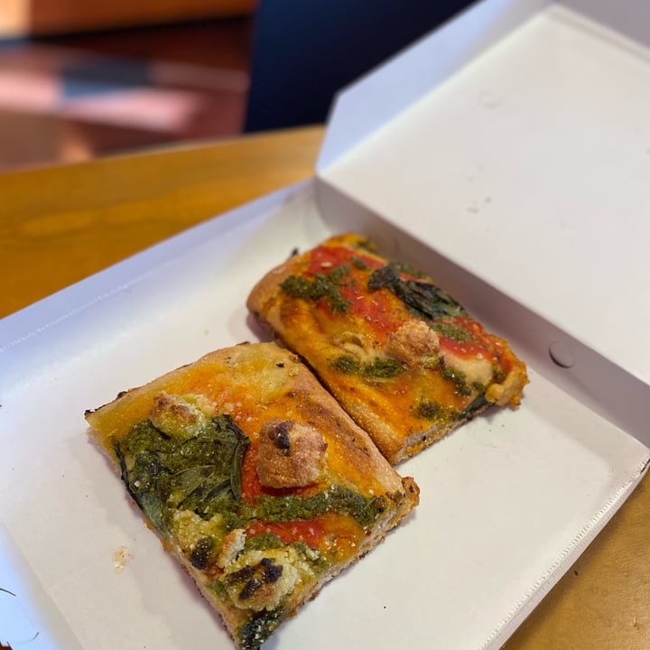 photo of Hot Tongue Pizza Sicillian Pizza shared by @plantbasedparadise on  28 Apr 2022 - review