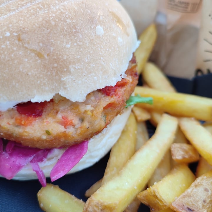 review photo of The Casaccia Parabirreria Burger Vegano shared by @animel on 16 Jun 2022 - review