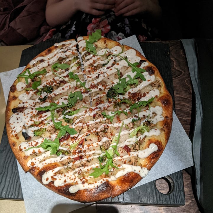 photo of Virtuous Pie Pesto CBR Pizza shared by @mdsingleton on  25 Nov 2021 - review