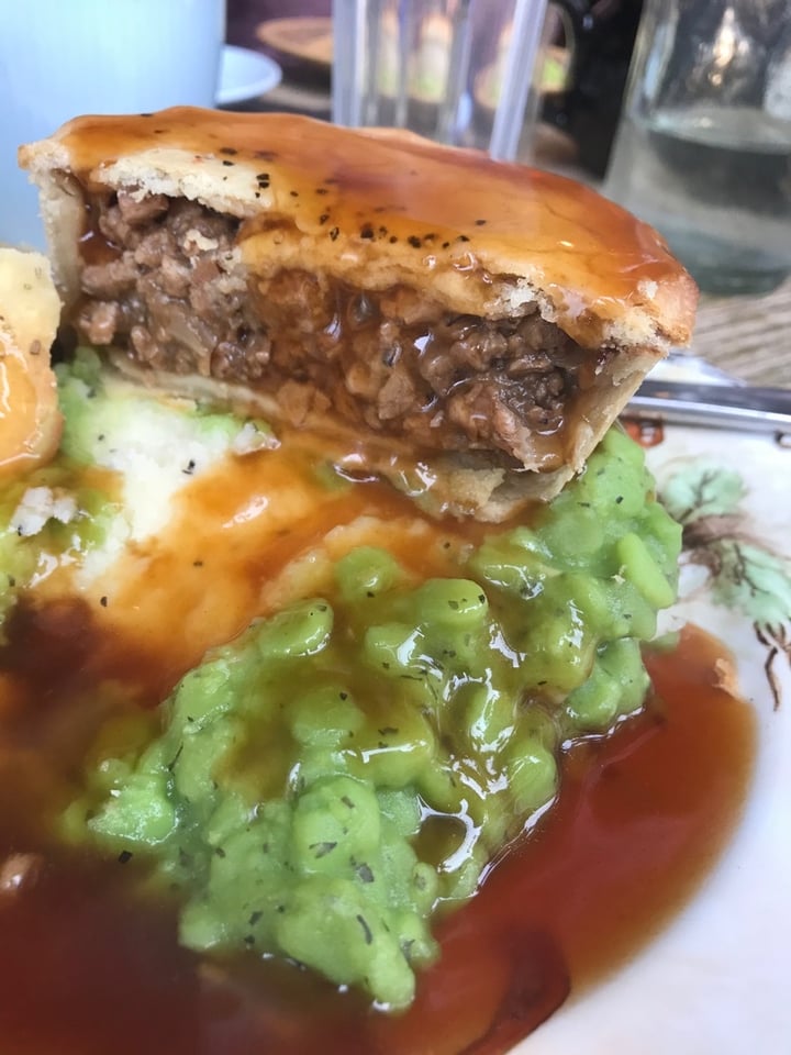 review photo of Southsea's Pie and Vinyl Soy Mince And Onion Pie shared by @raspden on 07 Mar 2020 - review