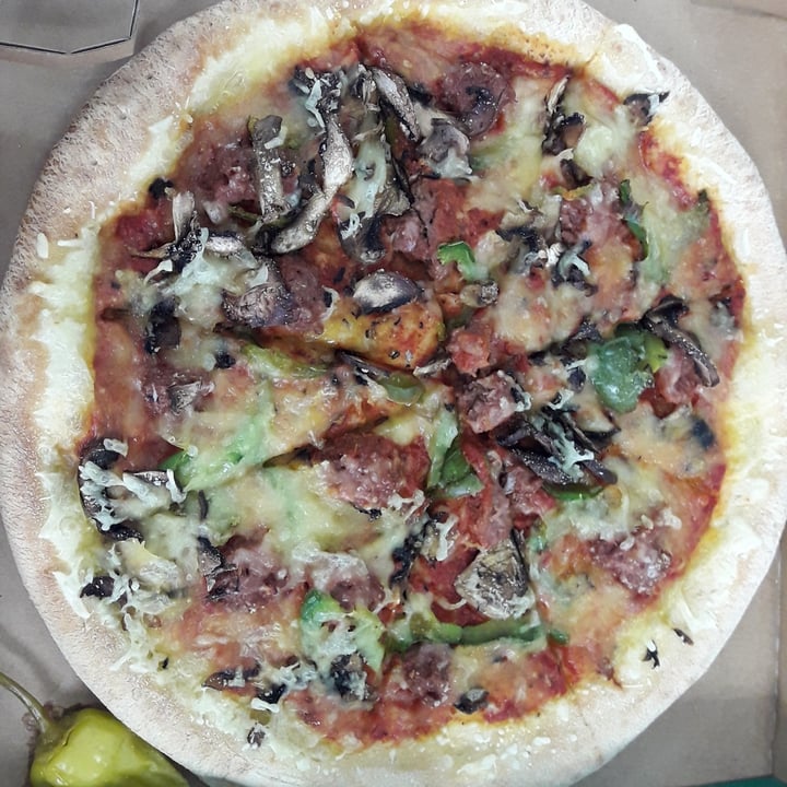 photo of Papa John's Pizza - Disponible a domicilio y a recoger. Pizza vegana con Beyond Burger shared by @gabinboy on  13 May 2021 - review