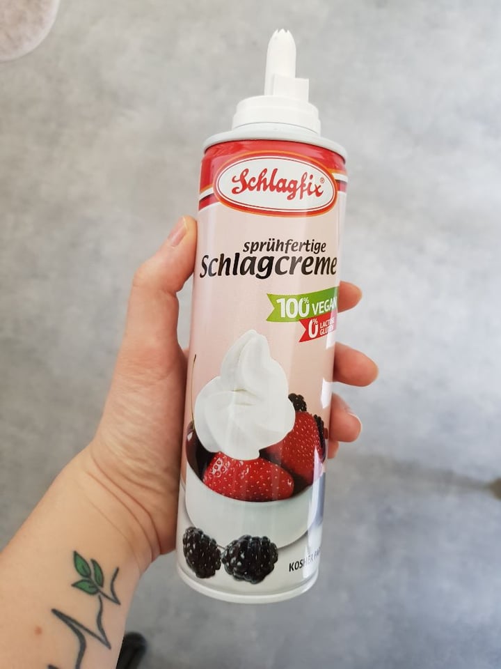 photo of Schlagfix Sprühfertige Schlagcreme shared by @chloevgn on  30 Mar 2020 - review