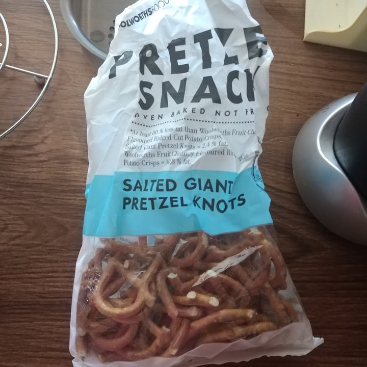 photo of Woolworths Food Pretzel Snack Salted Giant Pretzels Knots shared by @laurenbettyd on  30 Jan 2022 - review