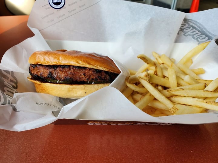 photo of Hardee's Beyond Burger shared by @veganforthem on  02 Jan 2020 - review