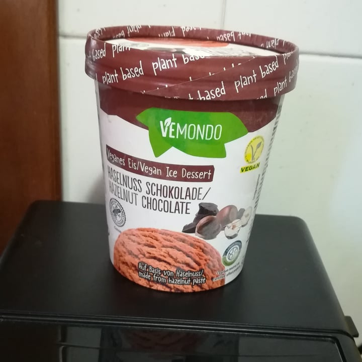 photo of Vemondo  hazelnut chocolate ice-cream shared by @aneres on  28 Aug 2022 - review