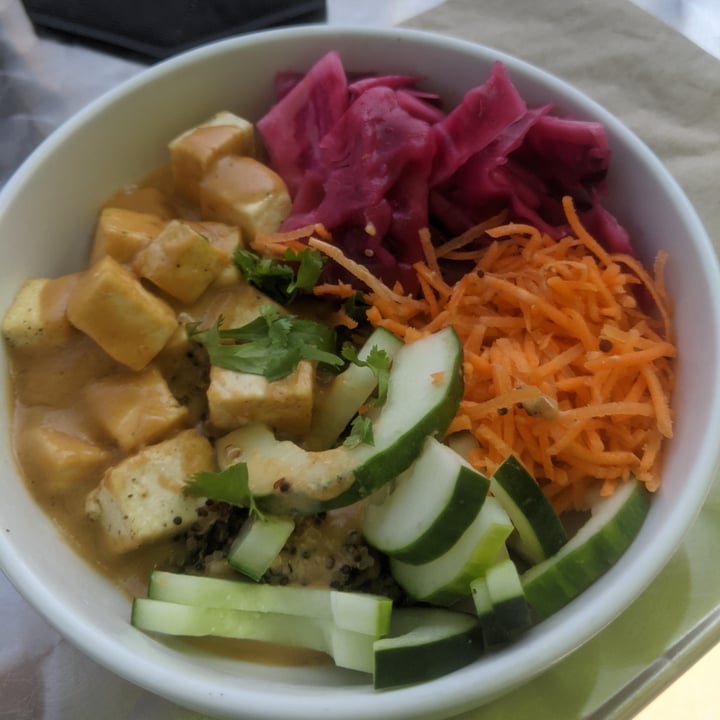 photo of The Locust Table Thai Peanut Quinoa Bowl shared by @persephone614 on  02 Sep 2021 - review