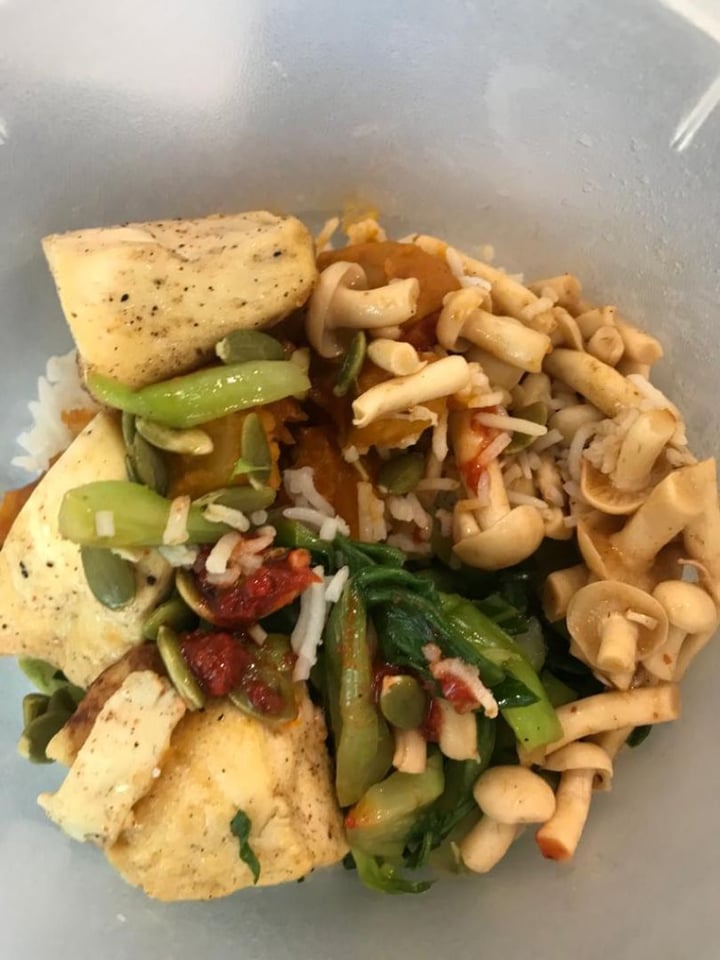 review photo of Simple Lifestyle Healthy Vegetarian Cafe Vegan Buddha Bowl shared by @machadamia on 14 Jan 2020 - review