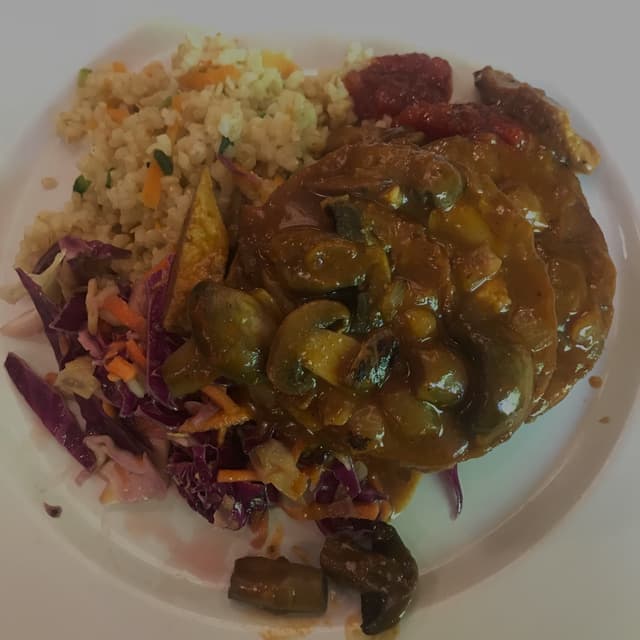 Photo of the dish “Escalopes De Seitan Con Batastas Y Repollo”
