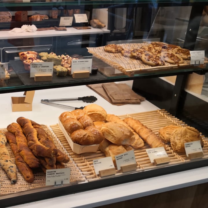 photo of Land&Monkeys Amsterdam Chausson Aux Pommes shared by @alistar on  13 Apr 2022 - review