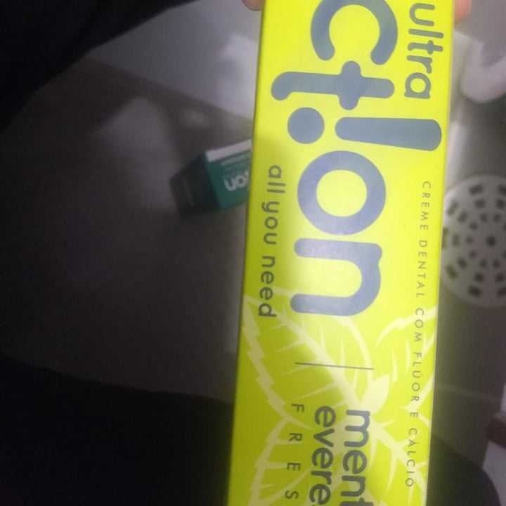 photo of Ultra action Creme Dental Menta Everest shared by @ayurvedana on  04 May 2022 - review