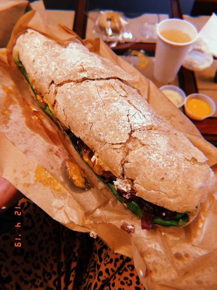 photo of Saviti - Restaurante Vegano a Domicilio Crispy Sandwich shared by @helenafox333 on  05 Dec 2019 - review