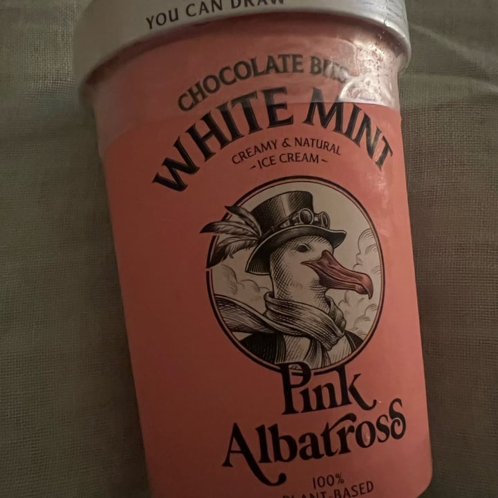 review photo of Pink Albatross Chocolate bits & White Mint shared by @albaflowers on 21 Jun 2022 - review