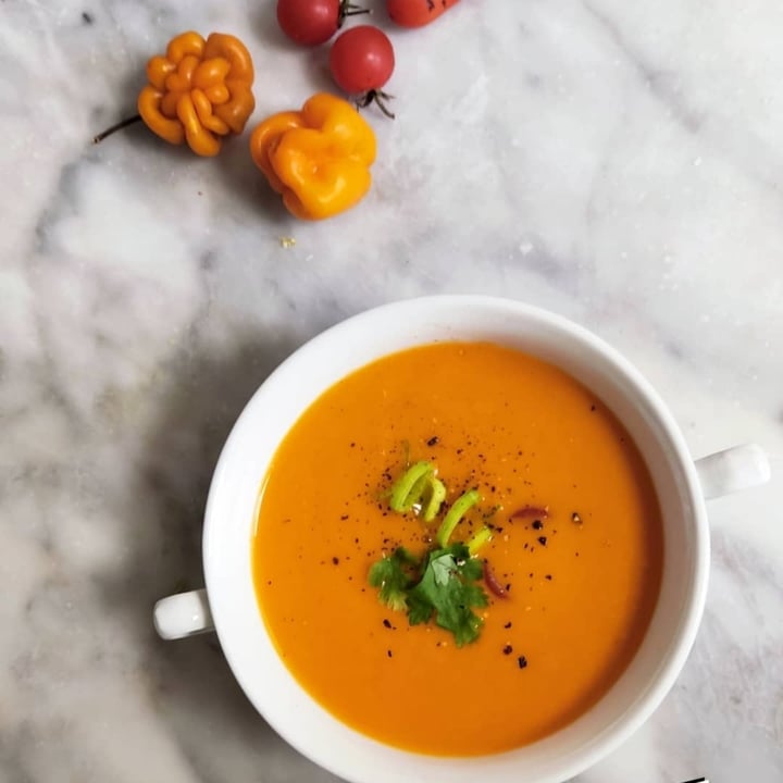 photo of A Parva Crema de tomate, batata e habanero shared by @mamaroach on  19 Oct 2022 - review