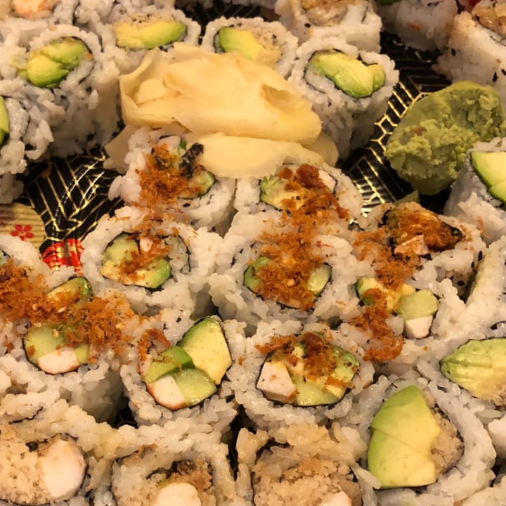 photo of Tenon Vegan Sushi California Roll shared by @helloitsme on  03 Jan 2022 - review