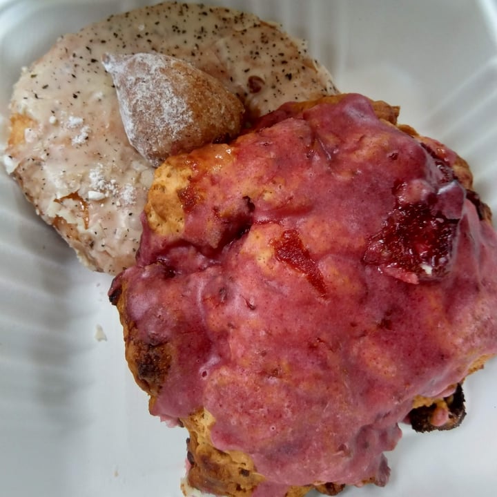 photo of Fern Cafe and Bakery Raspberry Scone shared by @ness93 on  06 Jul 2020 - review