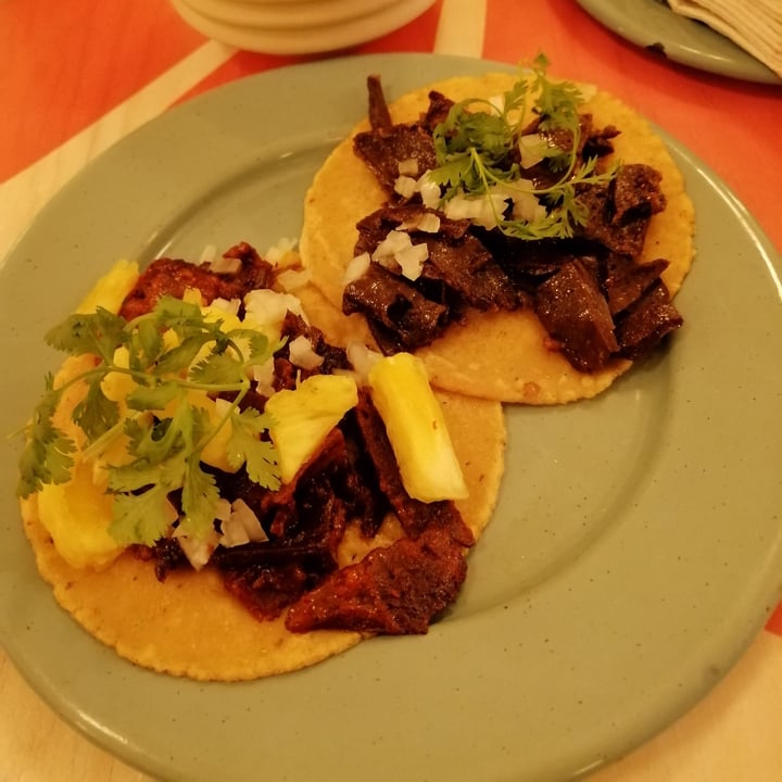 photo of Groovy's Taquería Vegana Taco de suadero shared by @rainsastre on  02 May 2022 - review