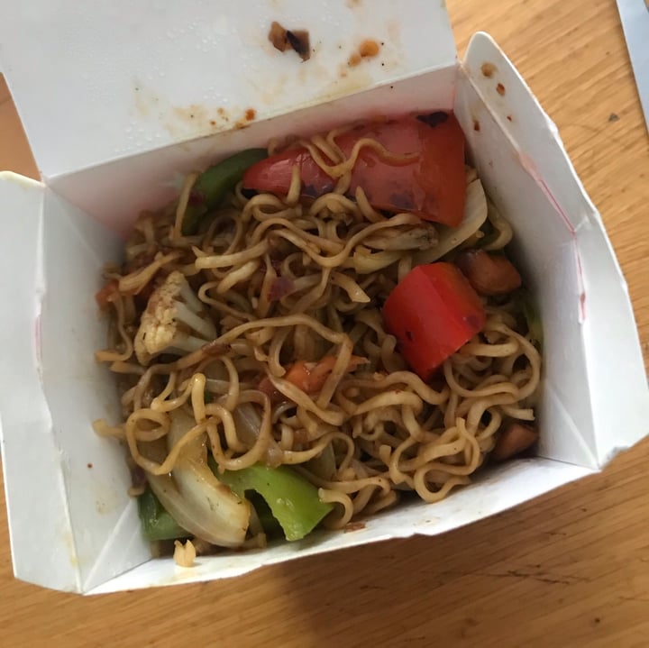 photo of Simply Asia - Somerset Mall Roasted Chilli Paste & Cashew Nut Noodles (514) Tofu Option shared by @lucyjseward on  07 Sep 2020 - review