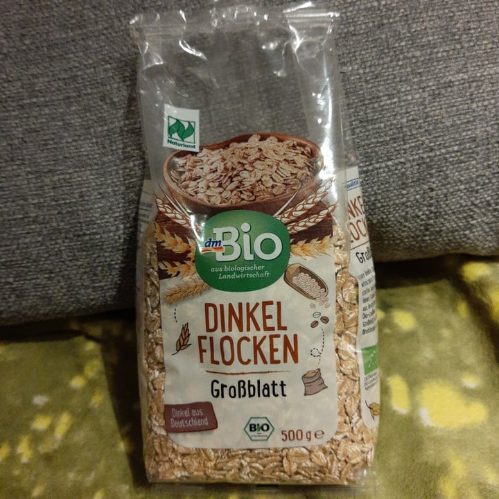 photo of dmBio Dinkel Flocken (spelt flakes) shared by @domcsiwill on  08 Apr 2021 - review