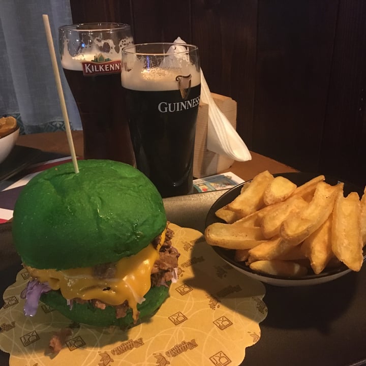 photo of Old England Pub - Pub Birreria Padova St Patrick’s Burger Vegano shared by @animafragile85 on  19 Mar 2022 - review