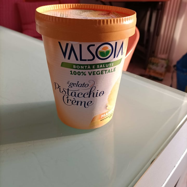 photo of Valsoia il Gelato al pistachio e crema Mandorla  shared by @clara57 on  26 Mar 2022 - review