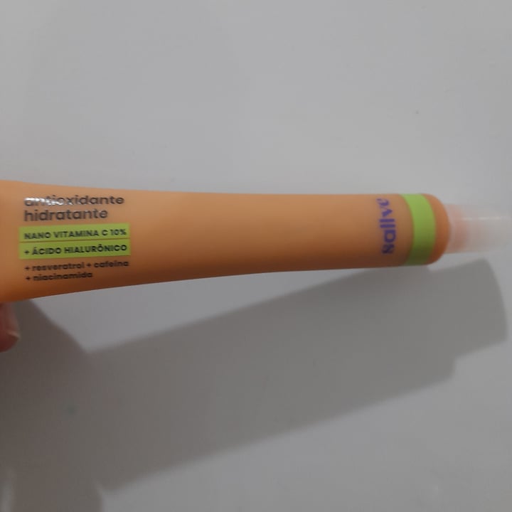 photo of Sallve Antioxidante Hidratante Sallve shared by @renatovegetariano on  16 Oct 2021 - review